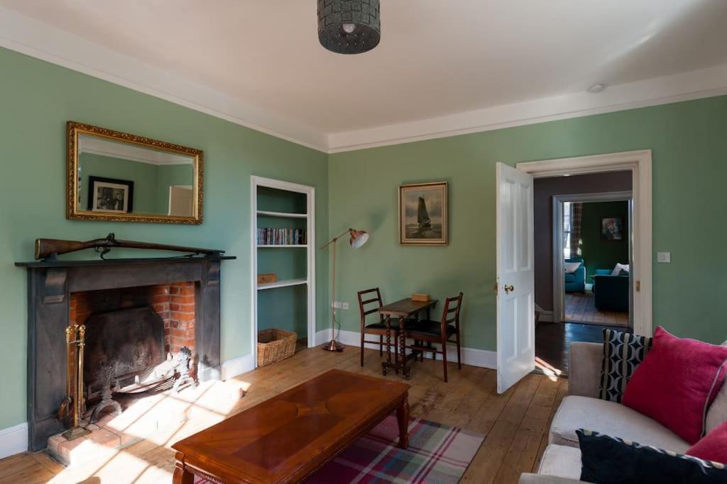 Firs Sleeps 15 Stunning Country House With Hot Tub Sudbourne Luaran gambar