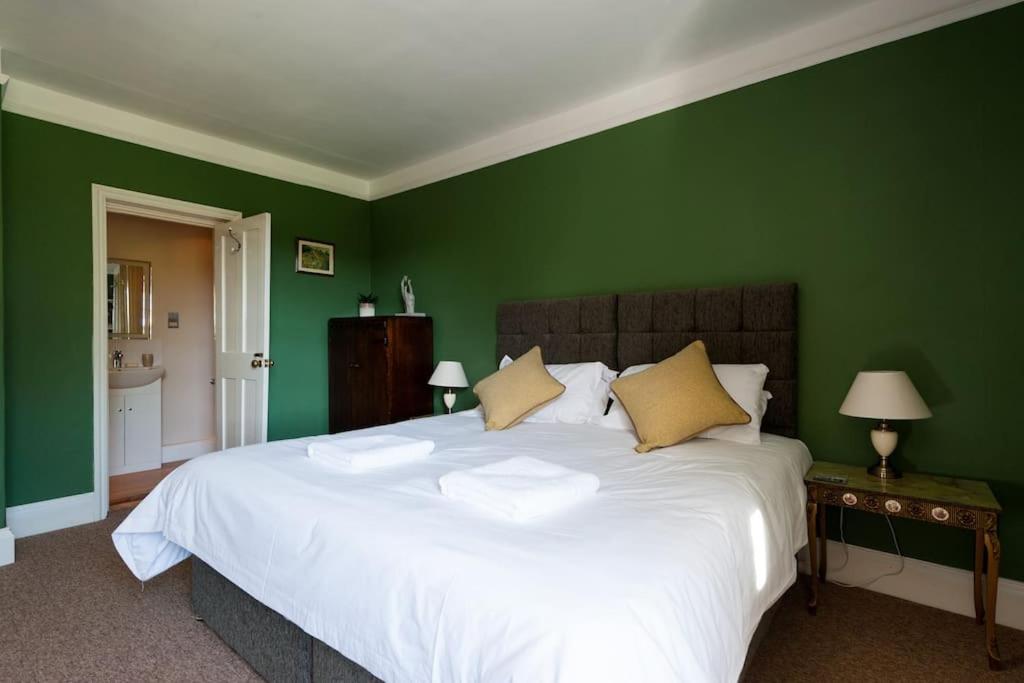 Firs Sleeps 15 Stunning Country House With Hot Tub Sudbourne Luaran gambar