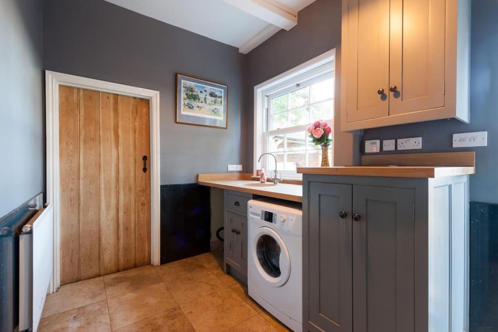 Firs Sleeps 15 Stunning Country House With Hot Tub Sudbourne Luaran gambar
