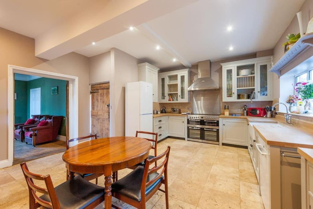Firs Sleeps 15 Stunning Country House With Hot Tub Sudbourne Luaran gambar