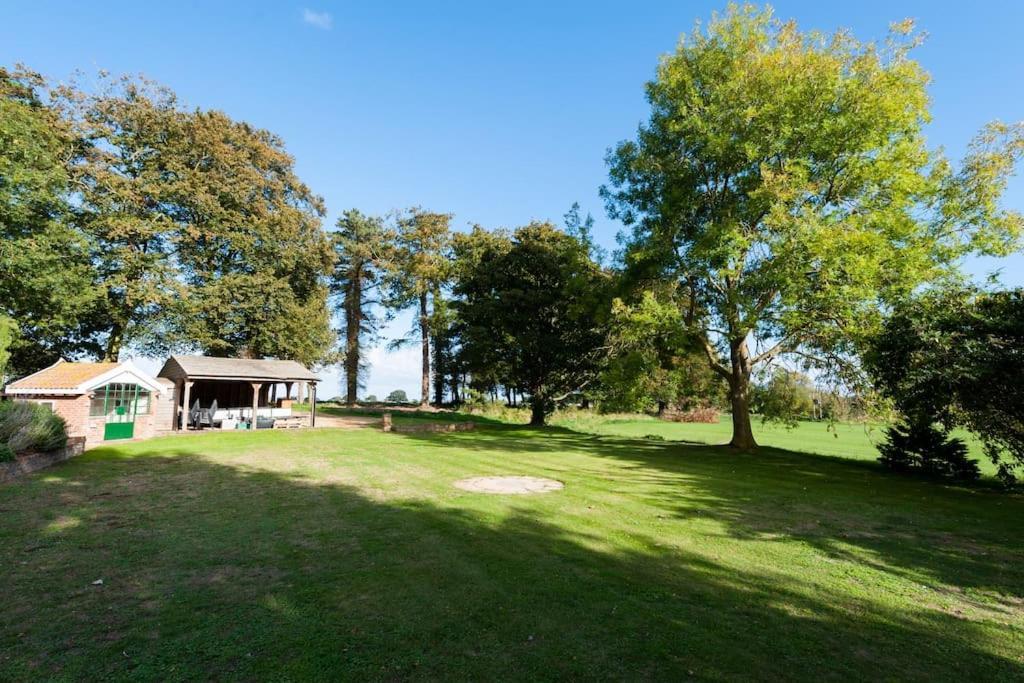 Firs Sleeps 15 Stunning Country House With Hot Tub Sudbourne Luaran gambar